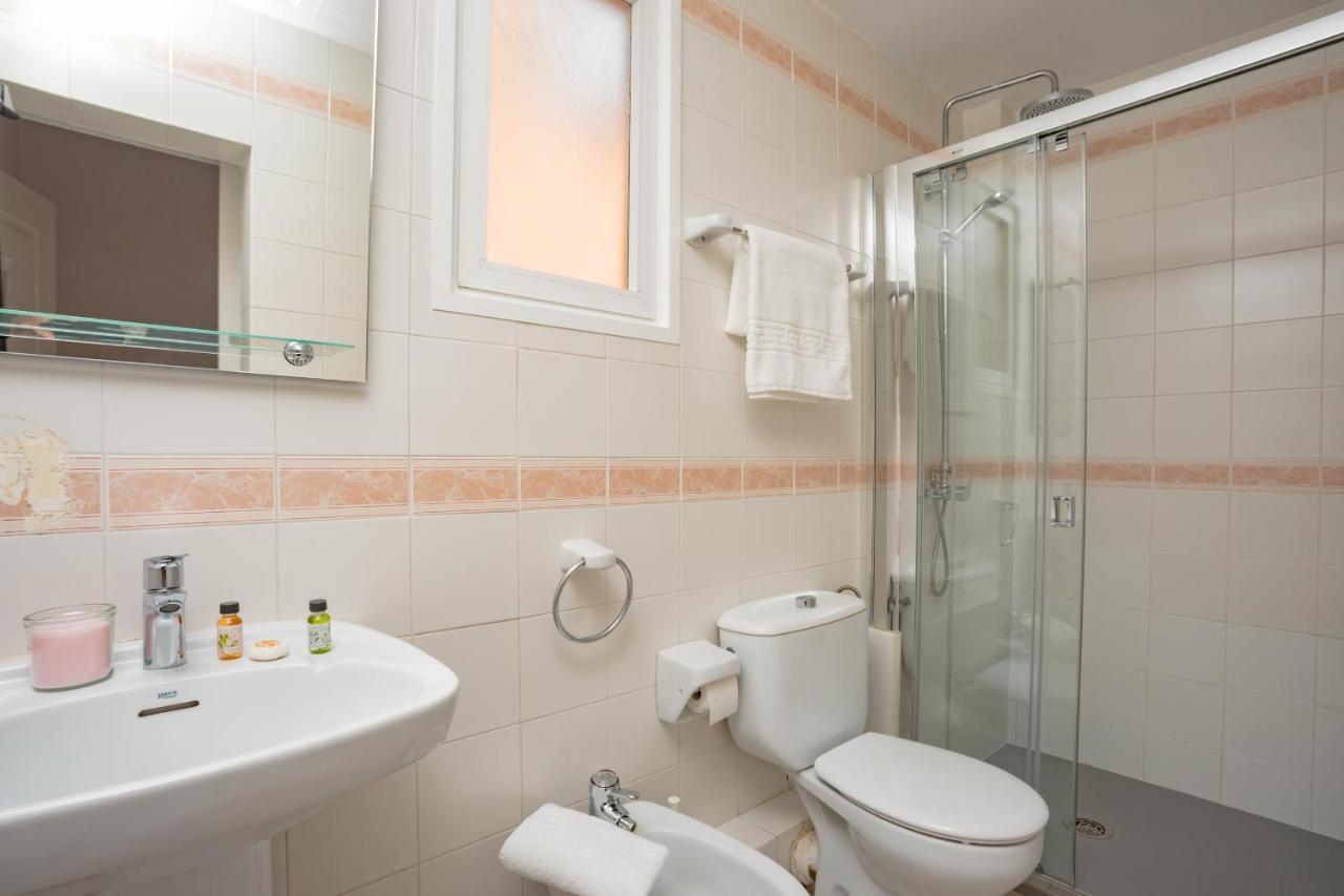 Antonios Hostal Sitges Zewnętrze zdjęcie