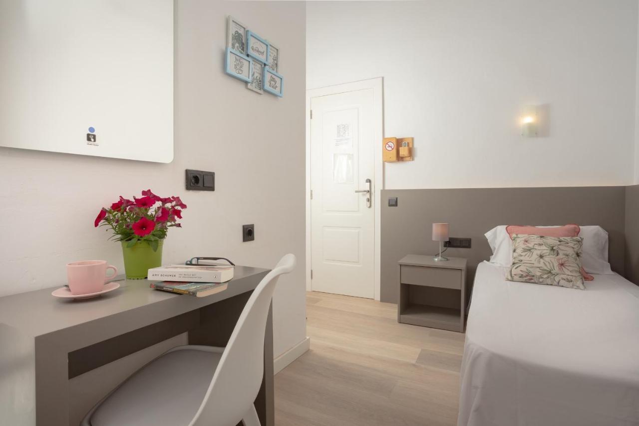 Antonios Hostal Sitges Zewnętrze zdjęcie